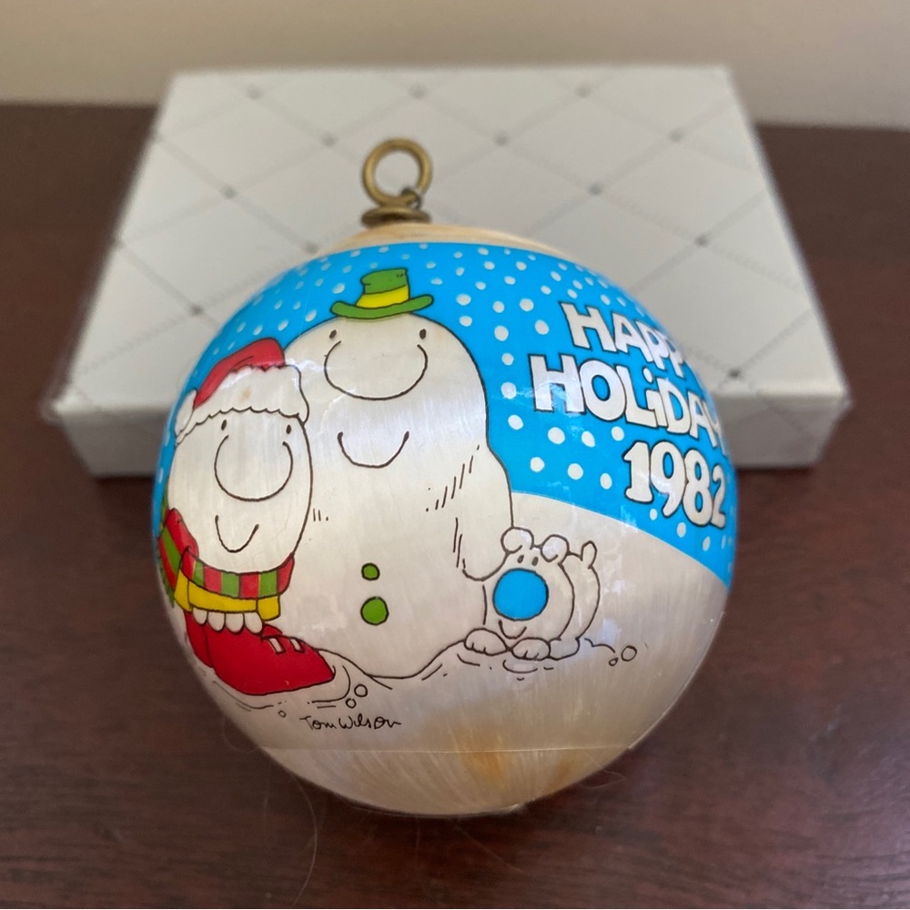Vintage Tom Wilson’s Ziggy 1982 Christmas satin ornament unboxed